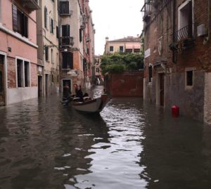 Condizioni meteo come nel 1966. Allerta in tutta l’area metropolitana, Venezia conta i danni