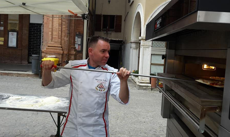 Gambero Rosso: a Venezia Maurizio Toffoli fantasista della pizza