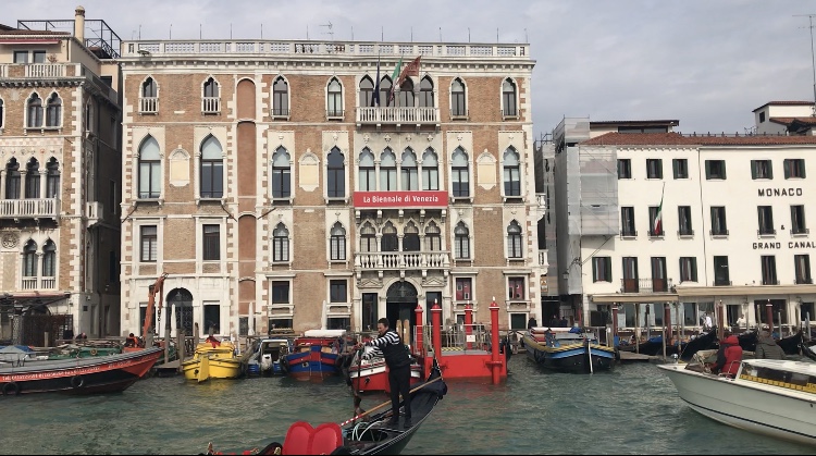 Biennale di Venezia 2019: "in tempi difficili occorre dilatare la capacità dello sguardo"