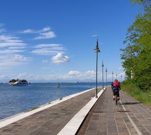 La via del mare: percorsi ciclabili nella natura