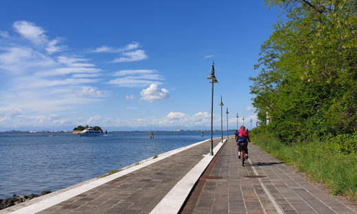 La via del mare: percorsi ciclabili nella natura