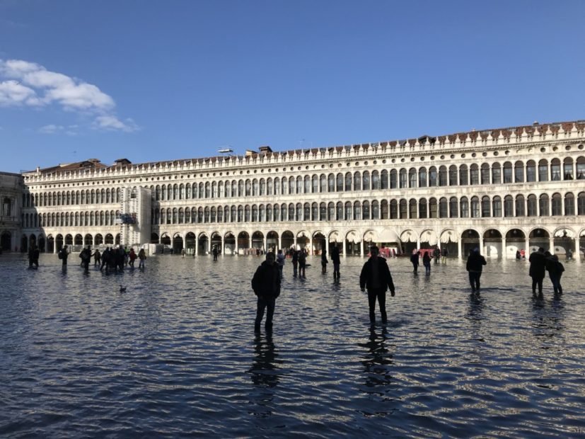 L'appello: «Istituiamo a Venezia un centro di studio e ricerca sui cambiamenti climatici».