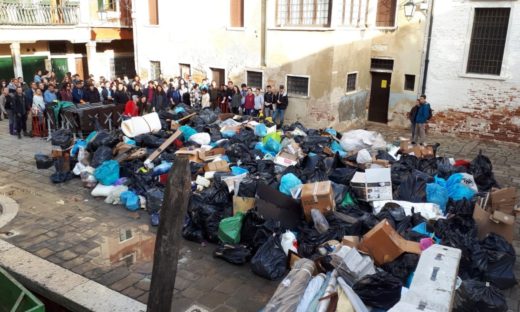 Venezia chiama. Tanti giovani "angeli" rispondono