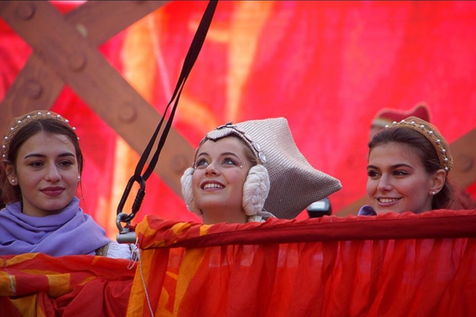 Carnevale Di Venezia Linda Pani Pronta Per Il Volo Dell Angelo