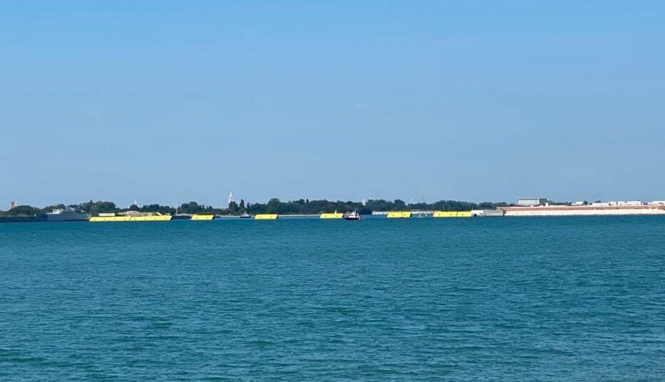 Le paratie del Mose sollevate il 7 agosto 2020