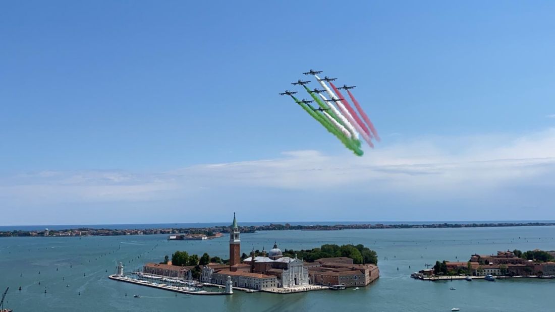 Le Frecce tricolori abbracciano Venezia