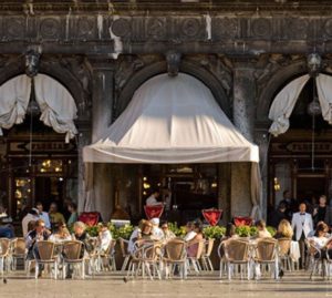 Riapre a Venezia il primo Caffé italiano: il Florian