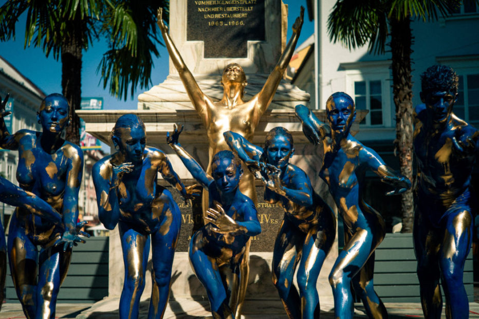 Il body painting della veneziana Elena Tagliapietra a Klagenfurt