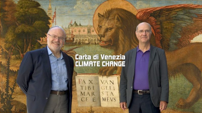 Il presidente dell'Ordine degli Ingegneri di Venezia, Mariano Carraro, e Sandro Boato, coordinatore della Commissione che ha relizzato la Carta di Venezia Climate Change