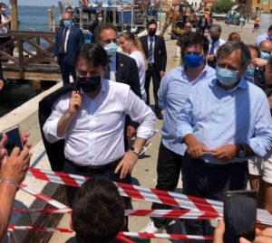 Conte e Brugnaro: visita nelle case a Pellestrina