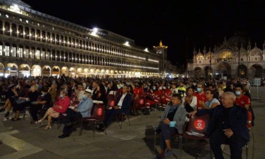 Il coro e l'orchestra della Fenice di nuovo in Piazza San Marco