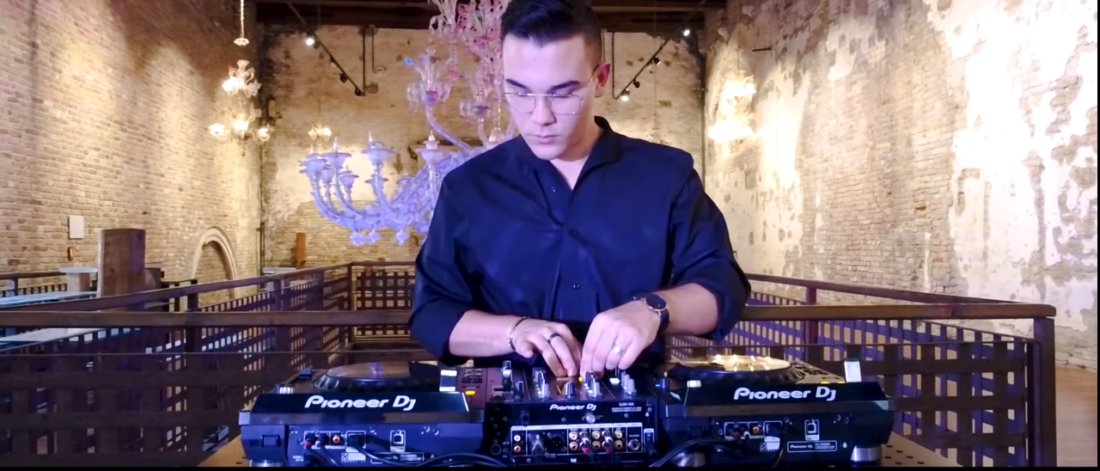 : immagini dal teaser del video girato nell’ex chiesa di santa Chiara