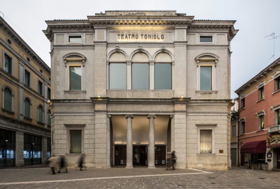 Teatro Toniolo: per le festività: 20 giorni di performance in streaming