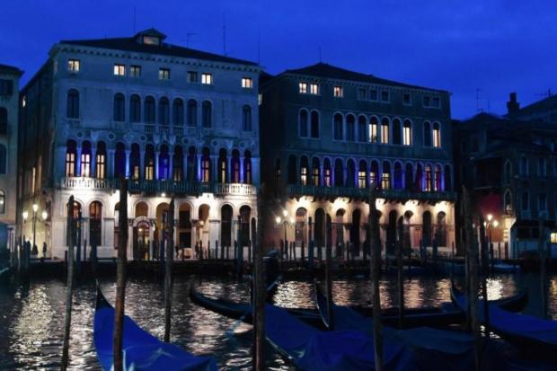 Venezia si illumina di blu per la campagna sulla polmonite “Pneumolight”