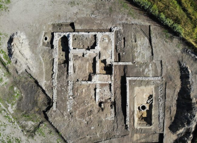 Il sito archeologico delle 3 chiese, in località 'le mure'.1