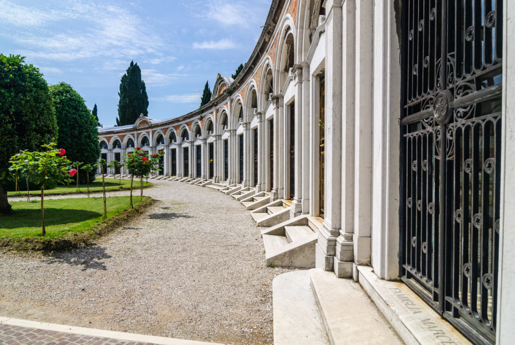 Interno del cimitero di San Michele, a Venezia