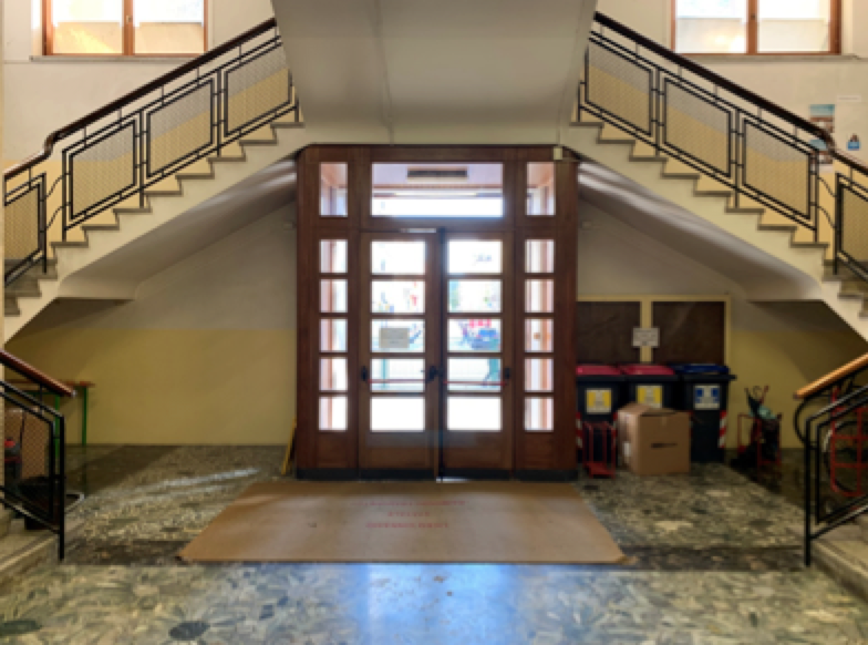 la scala all'ingresso del liceo Franchetti di Mestre