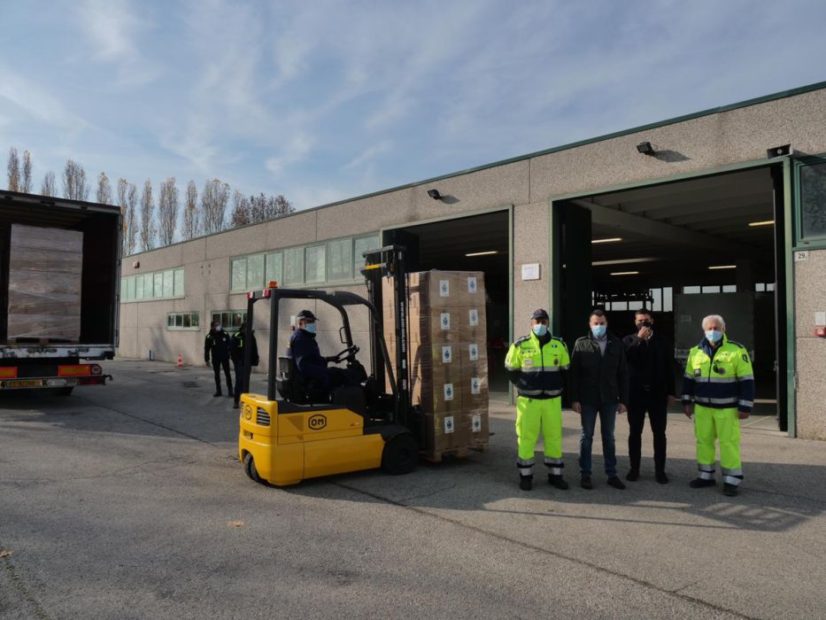 Venezia: bancali di beni alimentari per le famiglie in difficoltà