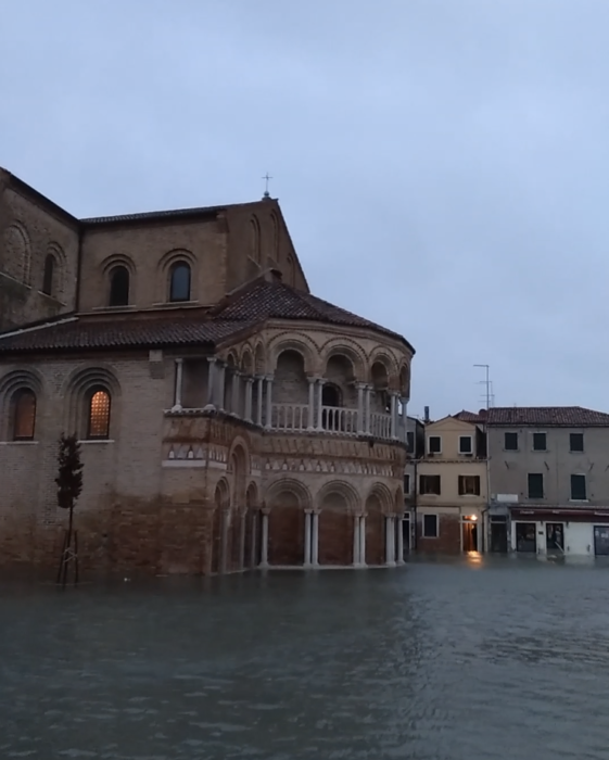 Duomo di Murano acqua alta 8 dicembre 2020