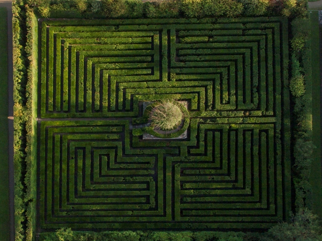 vista aerea del secolare Labirinto dei Bossi del Giardino di Valsanzibio @Stefano Maruzzo & Tenuta Valsanzibio srl