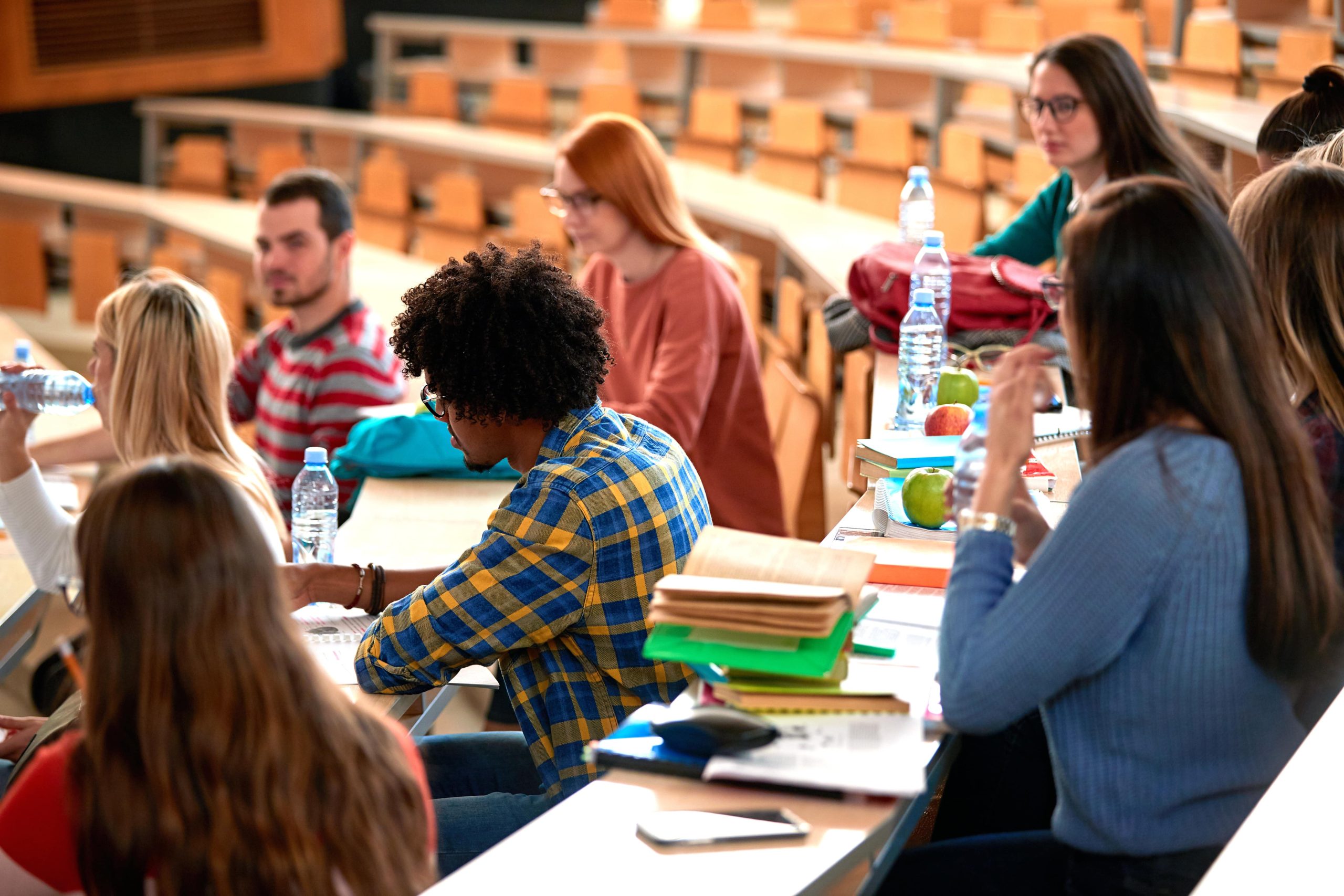 Università: stop della Camera al divieto di iscrizione a due corsi di