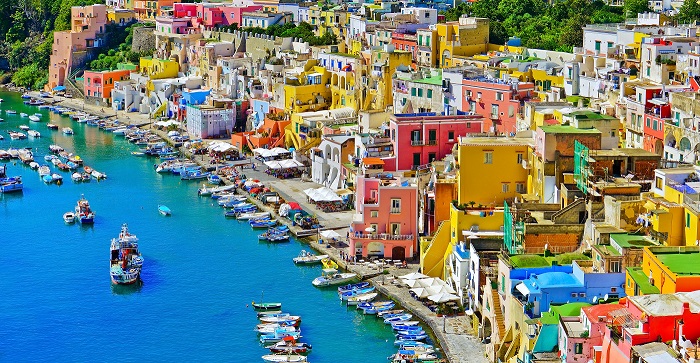 Procida case colorate