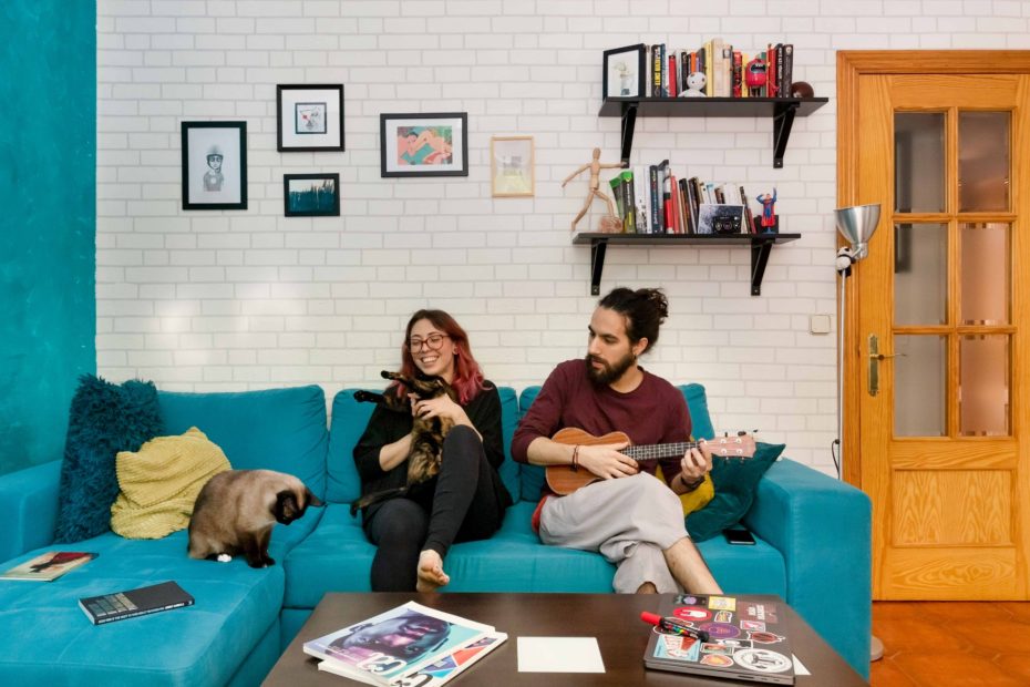 Carlotta e Javi durante la quarantena nel mio appartamento di Lavapiés italiani all'estero