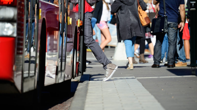 Trasporti, arriva il bonus da 400 euro: chi può ottenerlo e come funzionerà