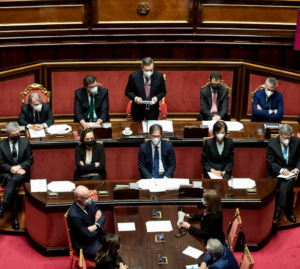 Bollette. Tra 5 e 7 miliardi dal Governo contro i rincari. I comuni spengono le luci