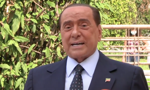 Berlusconi: il ricordo in un francobollo