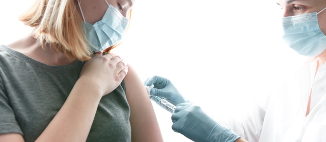 Vaccini: il Governo valuta esenzione se effetti collaterali gravi dopo prima dose