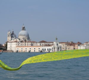 Il primo omaggio a Venezia per i suoi 1600 anni: il damasco in seta della storica Tessitura Rubelli