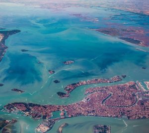 Inquinamento: Venezia, la prima Plastic Smart City in Italia
