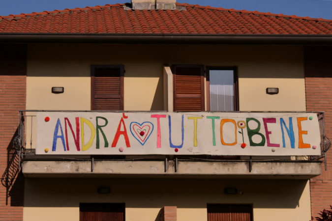 coronavirus balcone andrà tutto bene