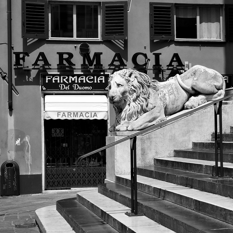 Vaccini Liguria Pronta Con Le Farmacie Milano Con L Hub Dell Esercito Metropolitano It