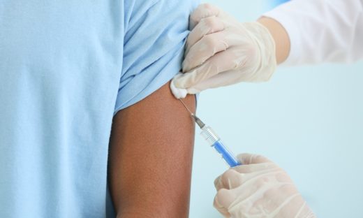 Vaccini: il commissario Figliuolo, "da metà maggio chi ha tra 30 e 59 anni"