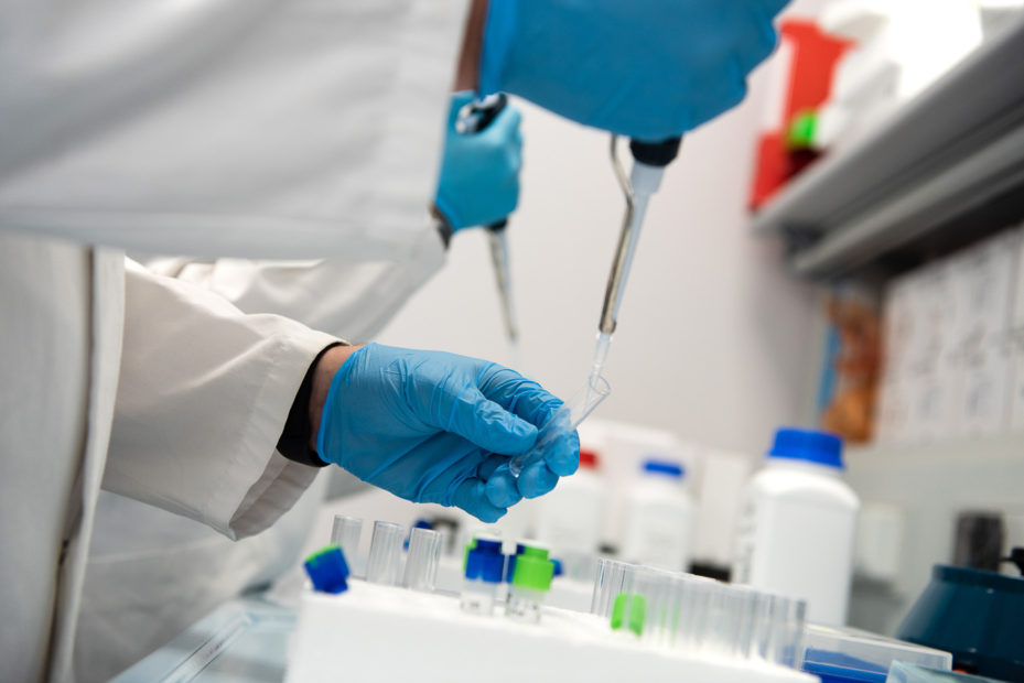 Tampone salivare Covid: l'autodiagnosi a forma di lecca lecca