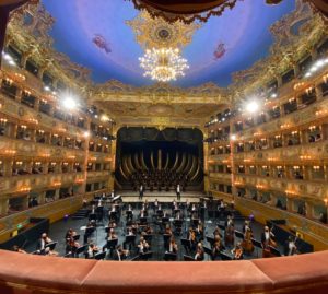 Teatro: a Venezia la Fenice riapre con i giovani