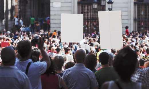 Ancora manifestazioni e proteste in Italia: “Riaprite al pubblico le attività”!