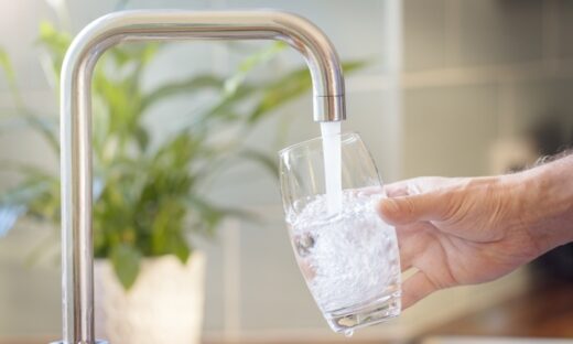 Acqua. Cittadini spenderebbero di più per una rete a minor impatto