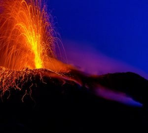 Terremoto alle Eolie, eruzione dello Stromboli e fuoriuscite di gas da Vulcano
