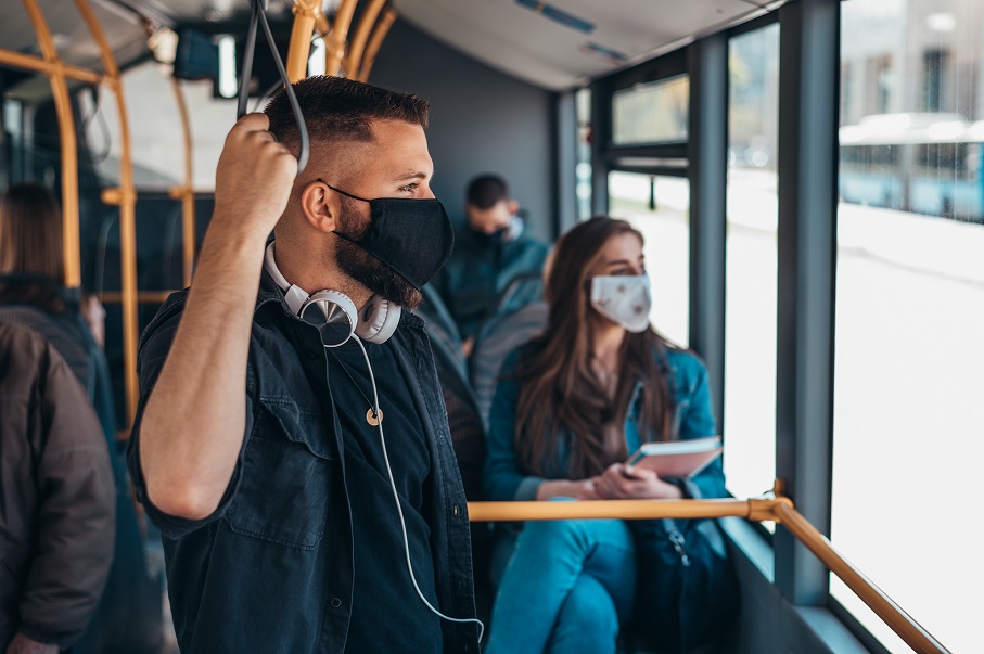 Obbligo mascherine su bus e treni: addio dal 1 ottobre?