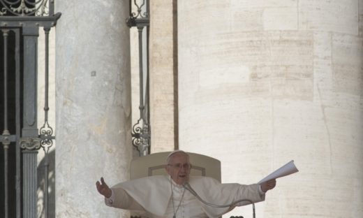 Papa Francesco operato al Policlinico Gemelli di Roma. Sta bene