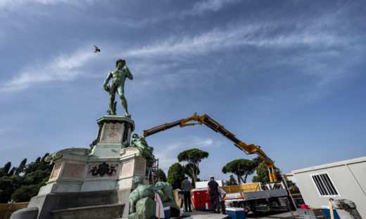 Firenze rimette a nuovo il David di Piazzale Michelangelo. Restauri interattivi