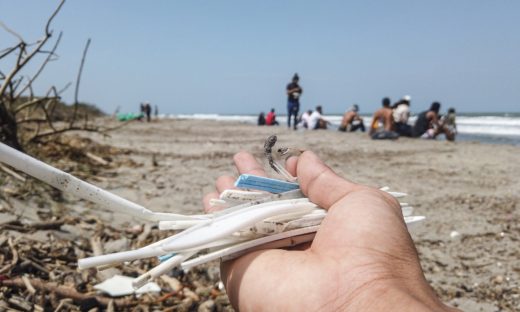 Niente più plastica monouso in Italia. Ora solo fino a esaurimento scorte