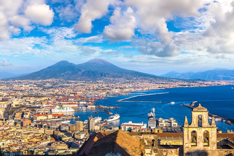 Ferragosto a Napoli, ritmi del sud