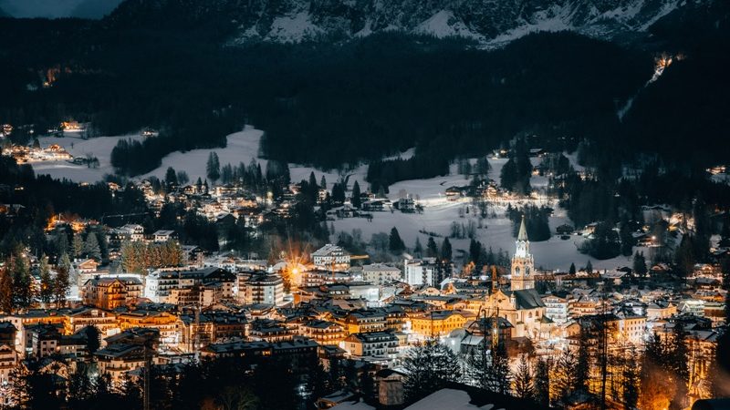 Cortina d’Ampezzo la località più amata per la neve nel 2025