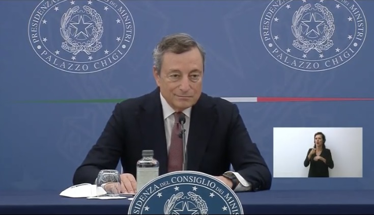 Draghi: "Si all'obbligo vaccinale e alla terza dose"