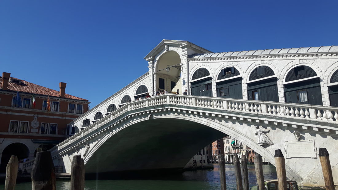 Venezia, il ponte di Rialto è tornato al suo splendore