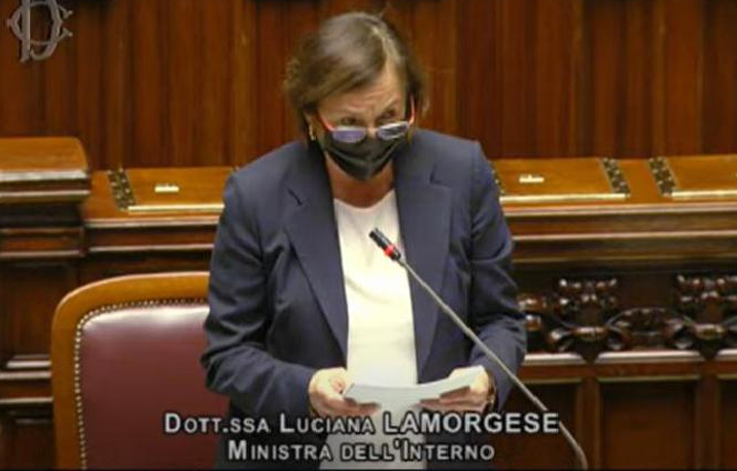 La ministra Lamorgese: "Fatti di Milano e Trieste come quelli di Roma"